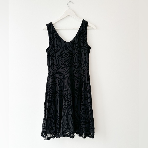 Suzy Shier Dresses & Skirts - Black Sleeveless Knee Length Dress - V-Neck - Velvet Pattern Detail -Size:Medium